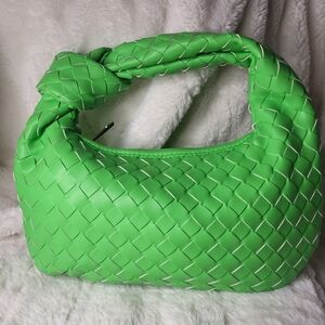 Woven Handbag 👜